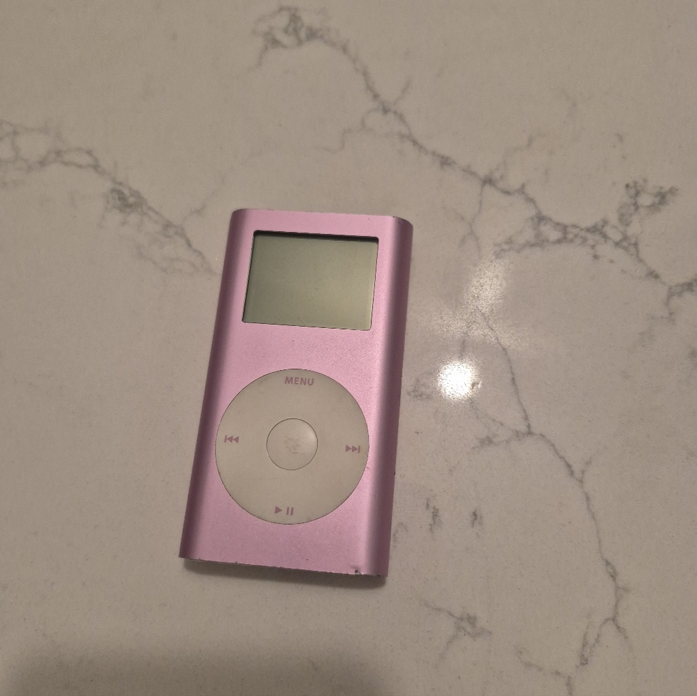 Apple Pink MP3 Player